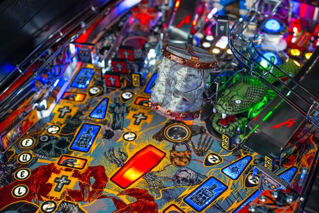 Stern Pinball x Metallica Remastered - 2024 Premium Model, 